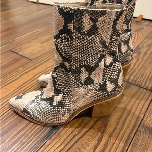 Steve Madden Black and Tan Snakeskin Ankle Boots